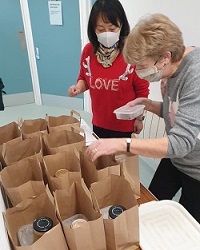 Christmas meal delivery crop2